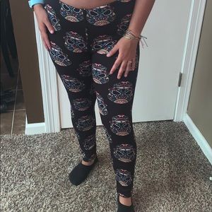 Just cozy skull pattern leggings medium